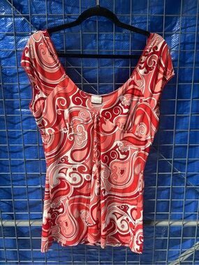 Red & Pink spiral Top